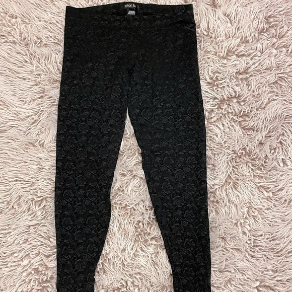 Designer lace black leggings - Picture 3 of 6